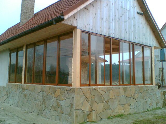 Металлопластиковые раздвижные окна в летнюю кухню
